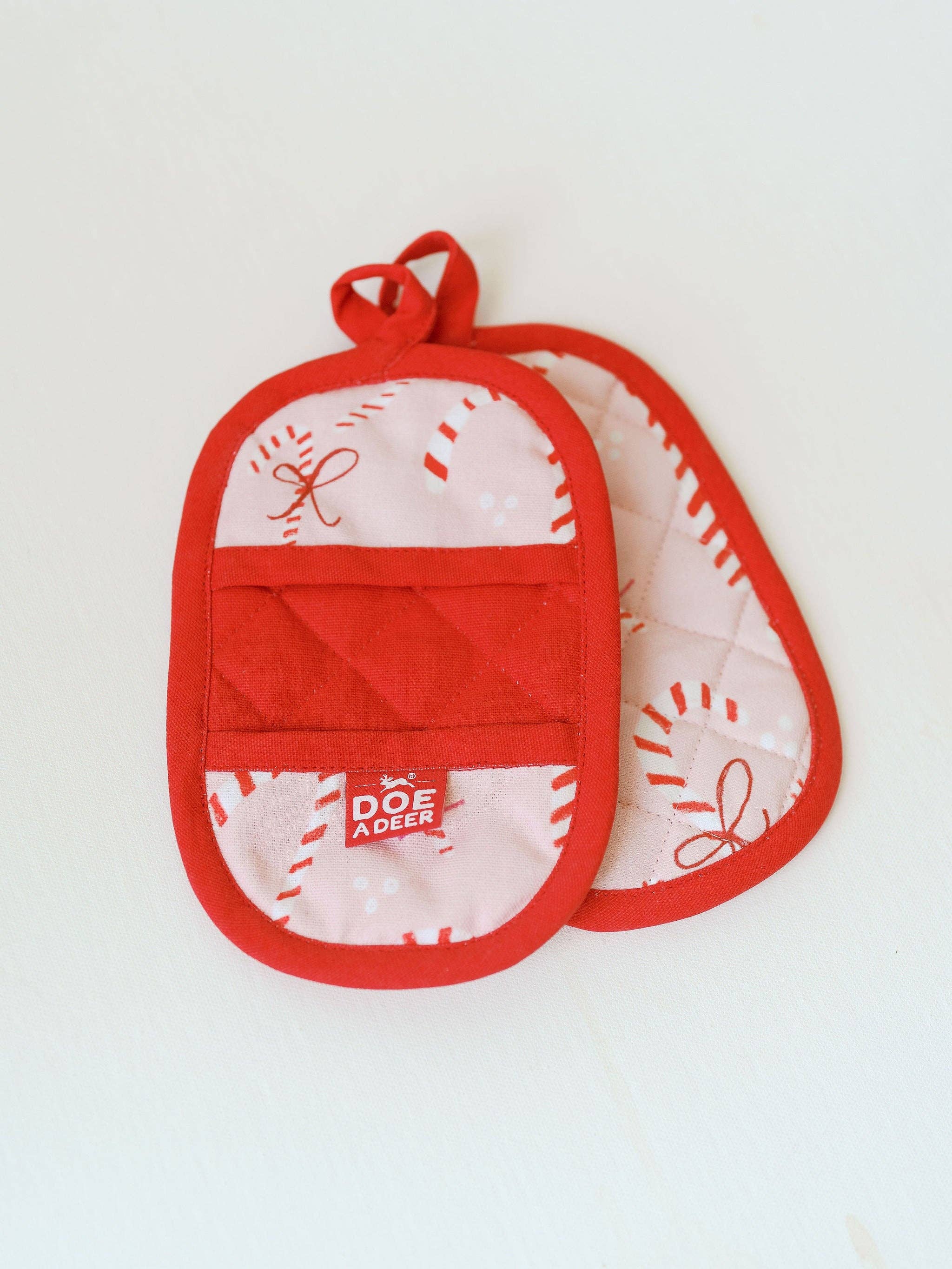 Doe a Deer Santa Oven Mitts - Thumbnail 4